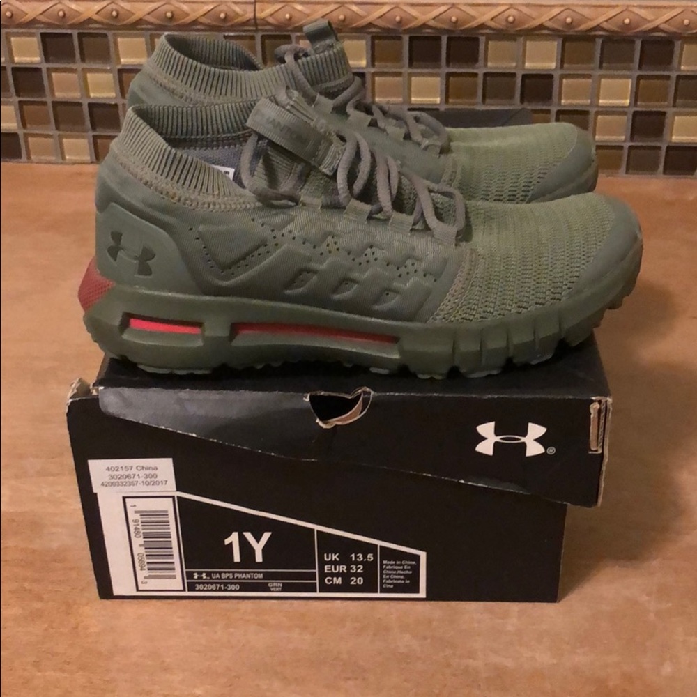 Boys UA shoes